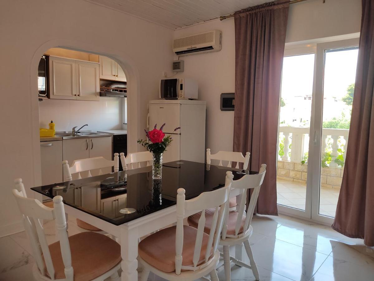 Apartments Milka Vodice Zewnętrze zdjęcie